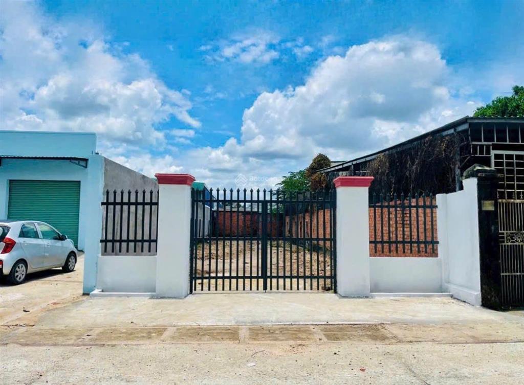 Ngay chợ việt kiều, củ chi bán gấp lô đất 200m2 mặt tiền kinh doanh giá 790 triệu. sổ hồng riêng
