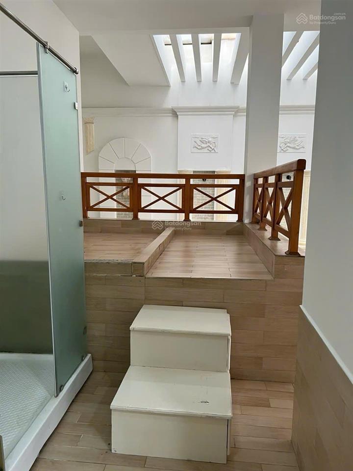 Cần bán căn hộ penthouse hoàng tháp plaza, 300m2, 5pn  hàng hiếm, ở ngay |  0348 182 ***