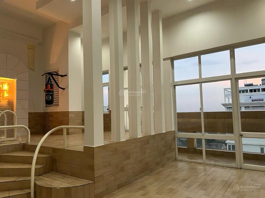 Cần bán căn hộ penthouse hoàng tháp plaza, 300m2, 5pn  hàng hiếm, ở ngay |  0348 182 ***