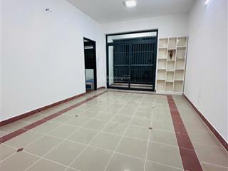 Cần bán căn hộ chung cư 312 lạc long quân, 2pn, lầu cao, nhà mới, có thể ở ngay