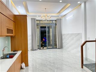 Nhà ngay bệnh viện thủ đức mới thiết kế hiện đại đường rộng thoáng xe hơi đậu cửa