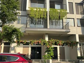 Bán nhà phố 1 trệt 2 lầu + tum  5 x 21  giá full 5,75 tỷ bgt  xe hơi đậu quanh nhà