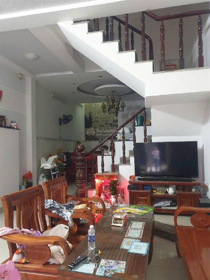 Bán nhà 3 tầng đường thới an 13 phường thới an q12, 63m2 (4,5*14). giá 5,5tỷ đường 4m vào nhà