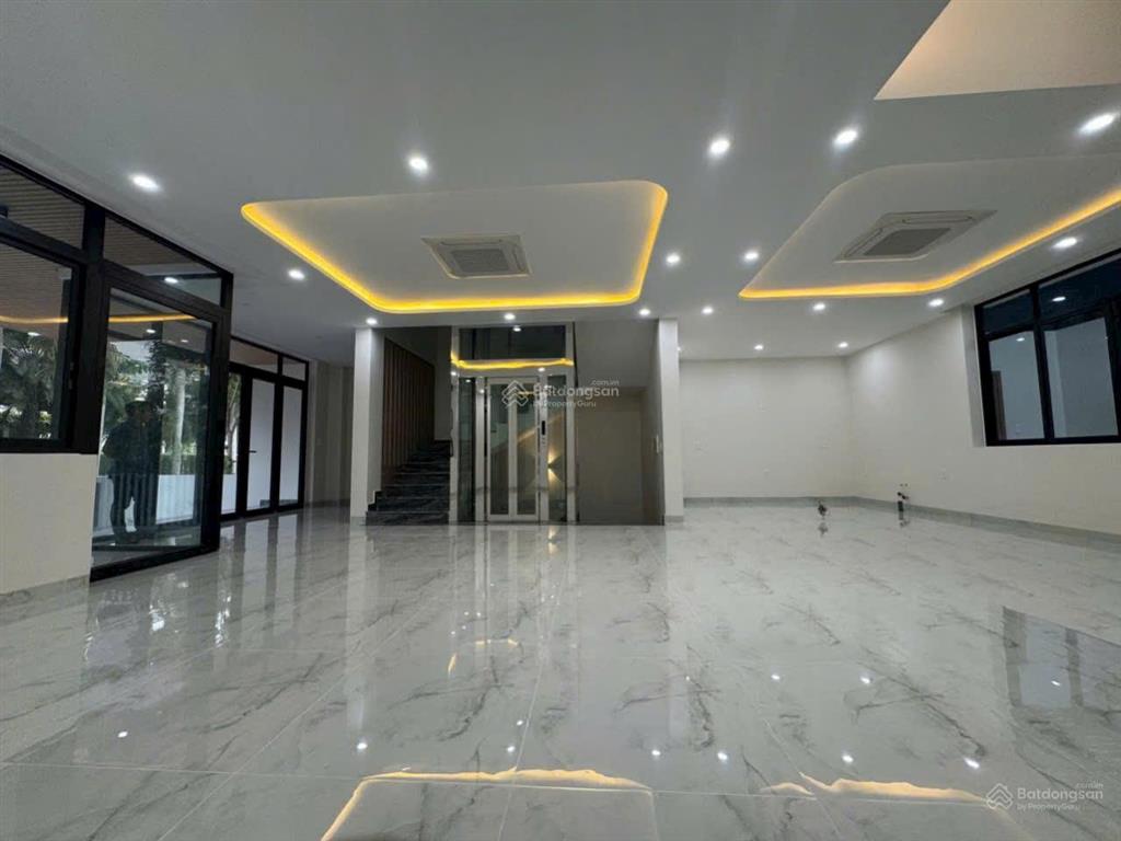 Nhà cho thuê khu thạnh mỹ lợi, quận 2. dt 10x18m, hầm 4 tầng thang máy, máy lạnh, pccc. giá 85tr/th