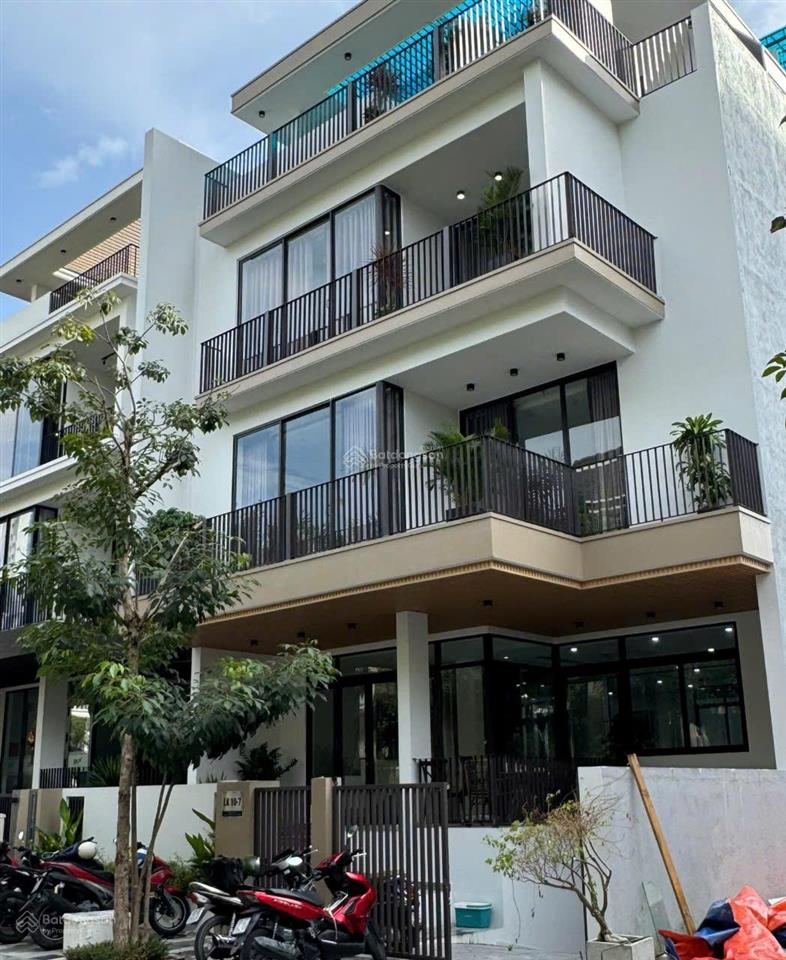 Nhà cho thuê khu thạnh mỹ lợi, quận 2. dt 10x18m, hầm 4 tầng thang máy, máy lạnh, pccc. giá 85tr/th