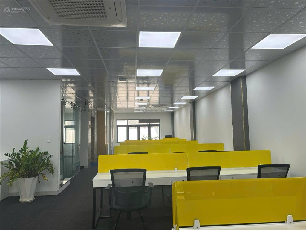 Văn phòng cho thuê đường lớn p. thạnh mỹ lợi, tp thủ đức. dt sàn 125m2, sẵn nội thất. giá 30tr/th