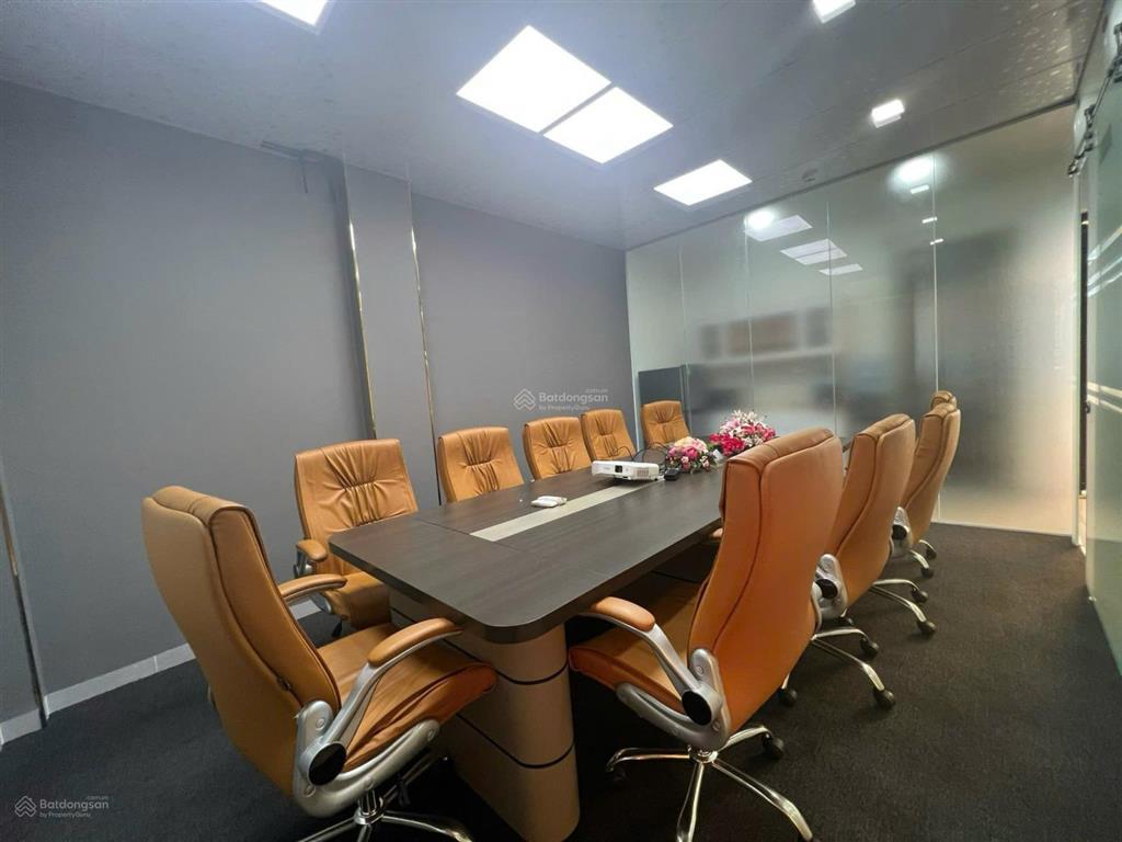 Văn phòng cho thuê đường lớn p. thạnh mỹ lợi, tp thủ đức. dt sàn 125m2, sẵn nội thất. giá 30tr/th