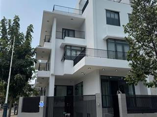 Cho thuê villa đảo kim cương dt 11x20m, hầm trệt 3lầu 6pn, full nt cao cấp, có thang máy.giá 110tr