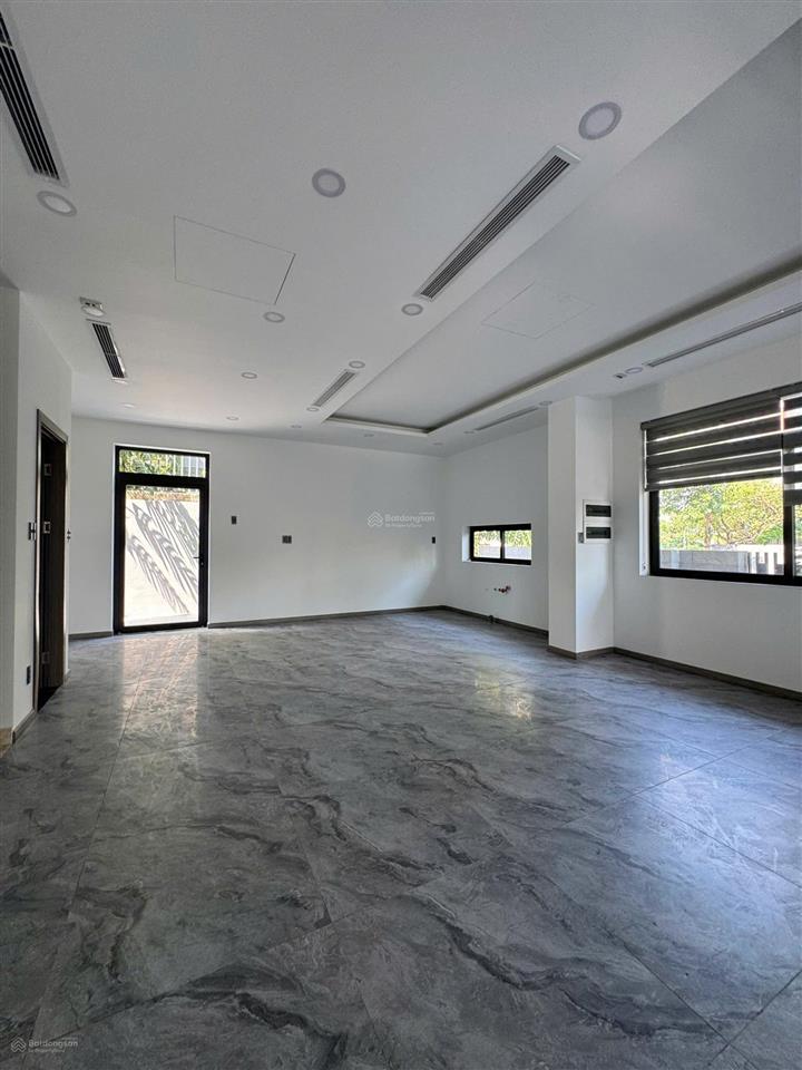 Nhà cho thuê khu đảo kim cương quận 2. dt 7x18m, hầm 4 tầng, 3p. có thang máy, máy lạnh. giá 55tr