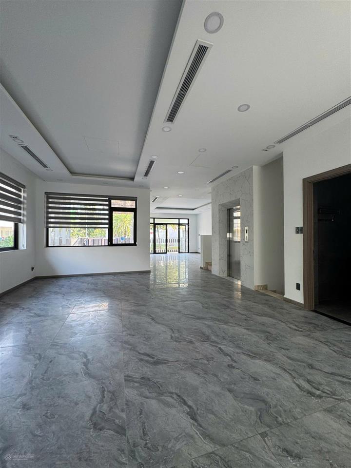 Nhà cho thuê khu đảo kim cương quận 2. dt 7x18m, hầm 4 tầng, 3p. có thang máy, máy lạnh. giá 55tr