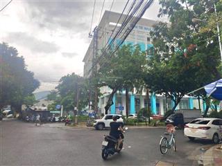 Mặt tiền trường sa, ngang 10m, bên hông bệnh viện tâm trí, cách chợ bình tân 50m, cho thuê 30tr/t
