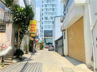 Bán nhà cách bãi tắm hòn chồng 100m, dt 120m2 tặng nhà c4, chỉ 10 tỷ, sẵn sổ giao dịch trong ngày