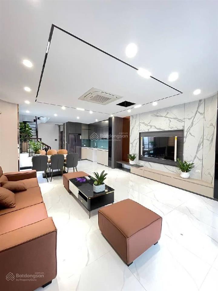Ngọc thụy 8 tầng thang máy, 2 thoáng , garra ô tô , cách 1 nhà ra đường 13.5m vỉa hè ô tô tránh