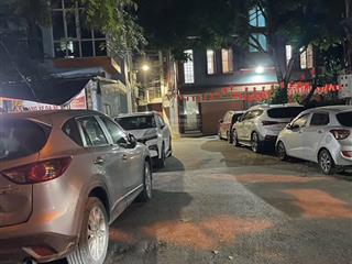 Trung tâm gia thuỵ gần cầu chương dương vị trí vàng, thông số kim cương giá hạt