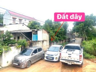 Hàng mới tinh kinh doanh được,nằm giữa khu dân cư đông đúc
e bán đất trục chính liên thôn