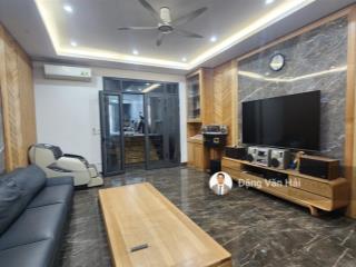 Cho thuê nhà nguyên căn mặt phố hoàng tăng bí đường 2 ô tô tránh