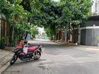 Bán lô góc đất tại đường số 10, hiệp bình chánh, kdc đồng bộ, giá tốt 5,8 tỷ, 55m2 + 12m2