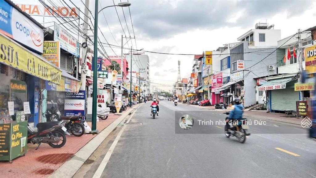 Bán nhà mặt phố quốc lộ 13 cũ, 13 tỷ, 103.5m2, đẹp, nhiều tiện ích, đang cho thuê 18tr/tháng