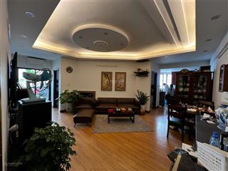 Chính chủ cần bán căn hộ cc 198 nguyễn tuân, 106m2 3pn giá 6,8 tỷ, full đồ, tầng trung, bc đông nam
