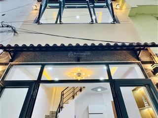 Cô 8 kẹt vốn làm ăn cần bán nhà nguyễn thị thập, quận 7. dt 78m2. sổ sẵn. tặng bộ nội thất