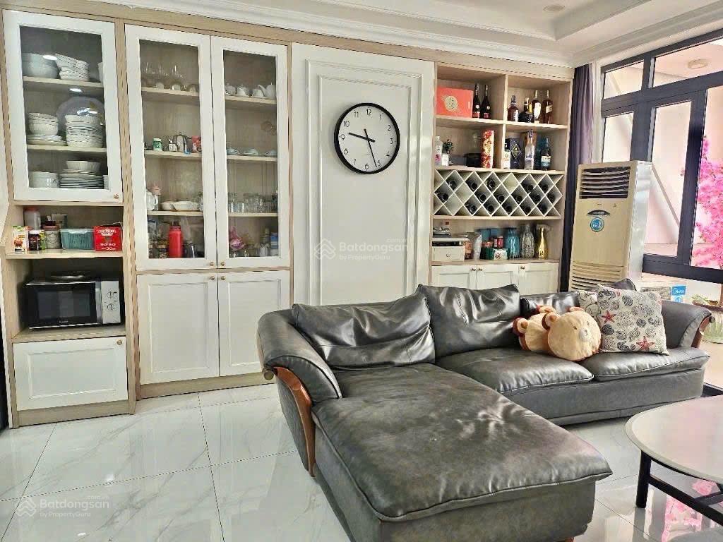 Mt khu vip  phạm văn đồng  thủ đức 5 tầng thang máy 210m2(10x21)  dt 89tr/th chỉ 25,5 tỷ tl