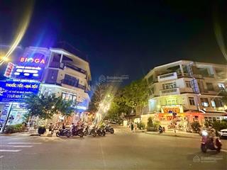 Mt khu vip  phạm văn đồng  tp thủ đức  nhà 5 tầng 210m2 ngang 10m  dt 89tr/th chỉ 25,68 tỷ tl