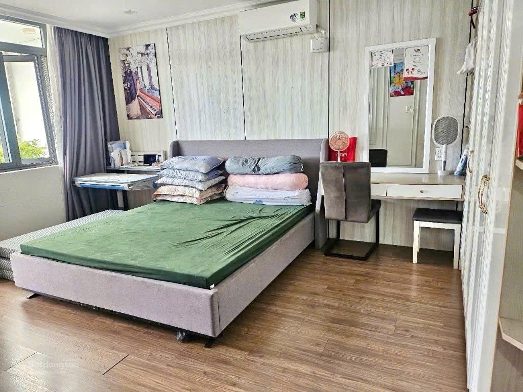 Mt khu vip  phạm văn đồng  thủ đức 5 tầng thang máy 210m2(10x21)  dt 89tr/th chỉ 25,5 tỷ tl