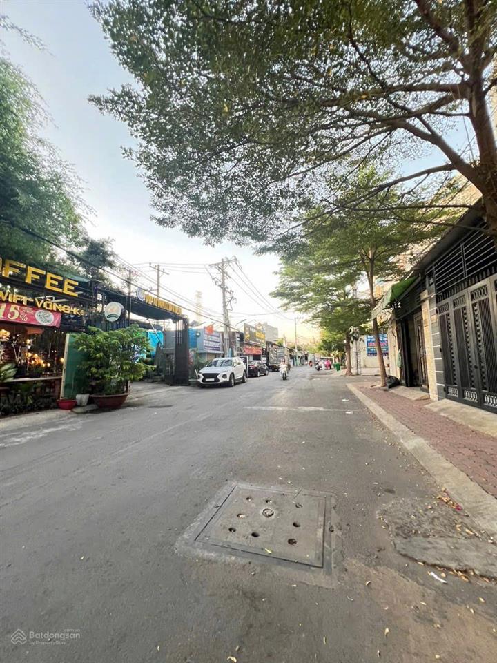 Vip  mặt tiền kd ngay phạm văn đồng  giga mall  dt 375m2  ngang 10,6m  giá 36,99 tỷ (tl)