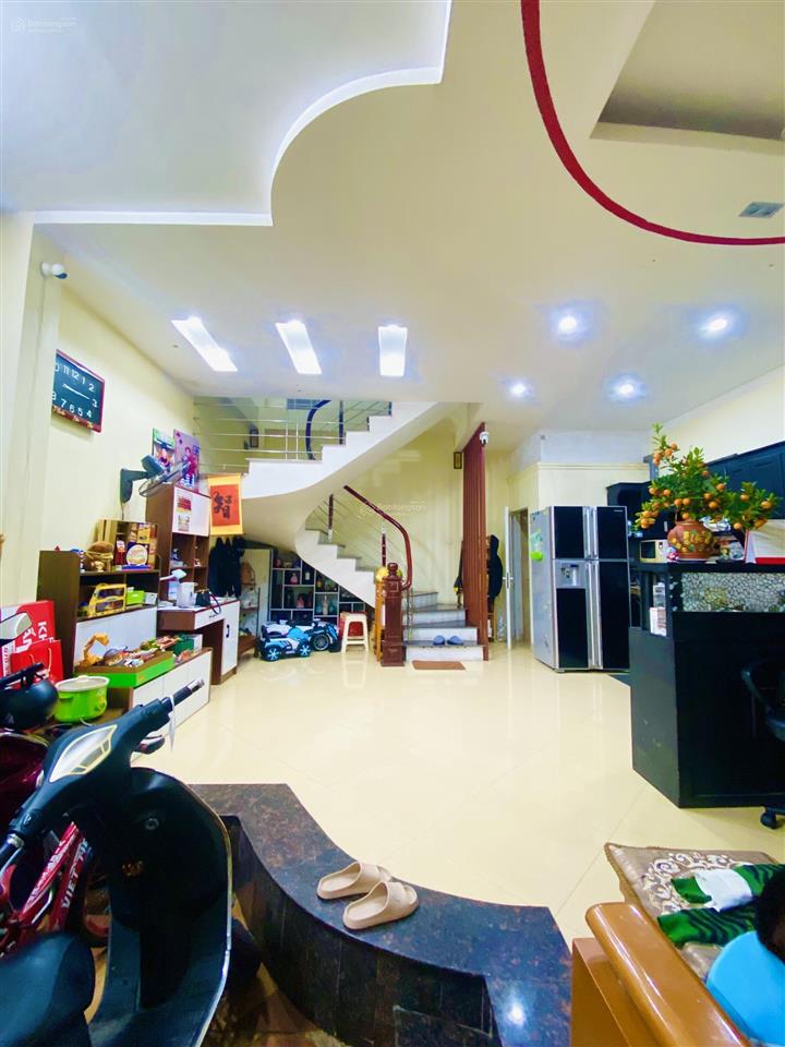 Vị trí đẹp, bán nhà 3 tầng ngô gia tự dt 46m2 x 5.8m, ngõ ô tô, gần trường chợ giá 7.5tỷ