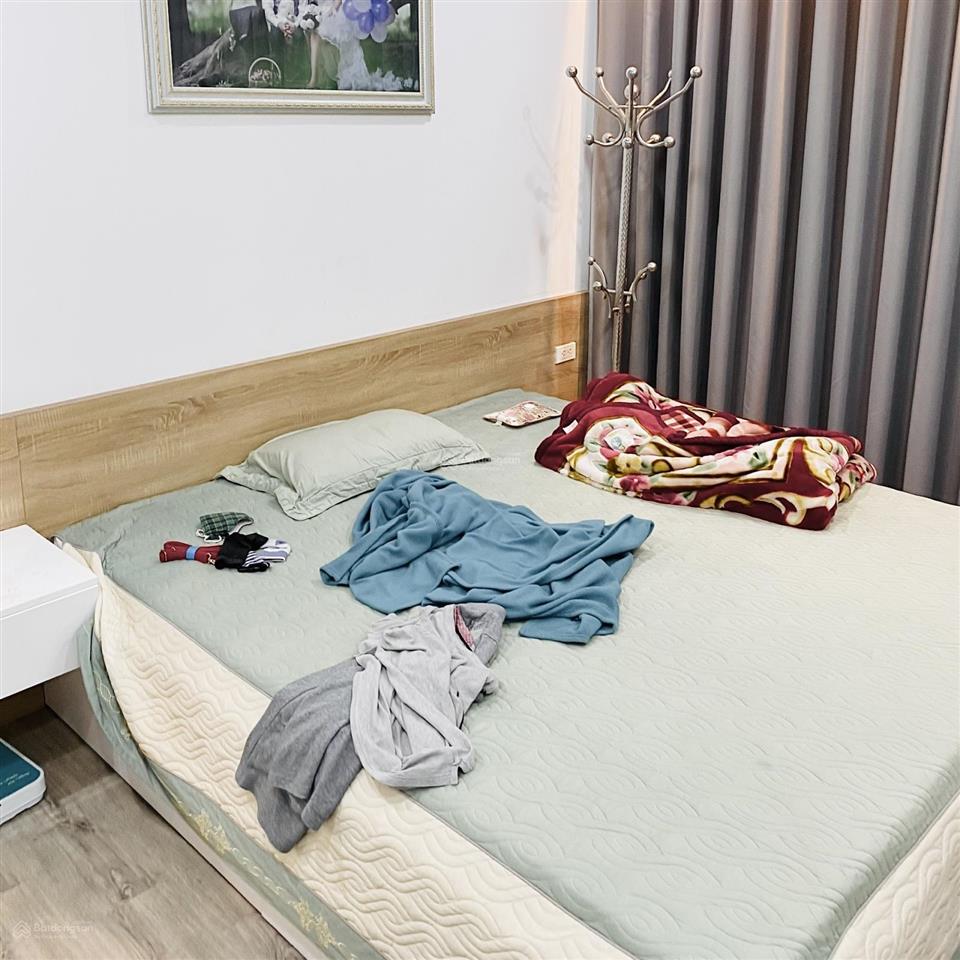 Bán chung cư ct15 green park việt hưng. dt 100m2, 3 ngủ, 2vs, tầng đẹp, ban công đông nam