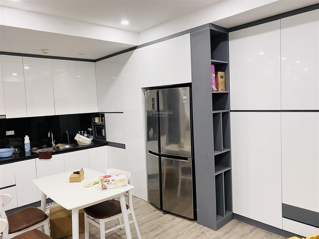 Bán chung cư ct15 green park việt hưng. dt 100m2, 3 ngủ, 2vs, tầng đẹp, ban công đông nam