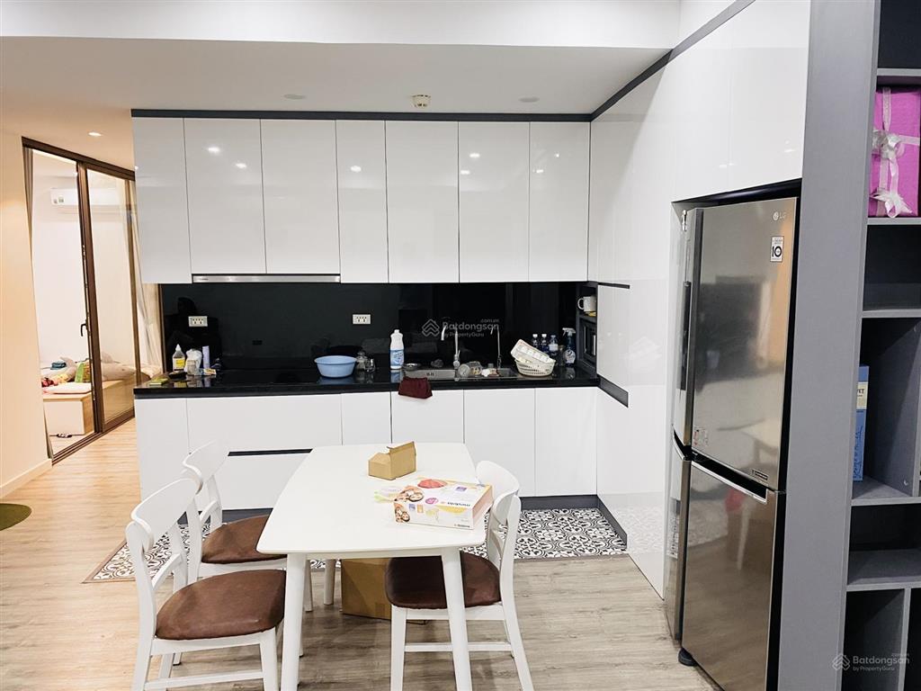 Bán chung cư ct15 green park việt hưng. dt 100m2, 3 ngủ, 2vs, tầng đẹp, ban công đông nam