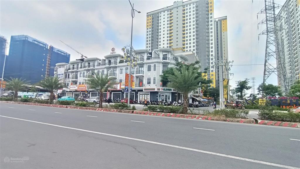 Bán đất mặt tiền ngang 25m, cạnh bcons thống nhất, full thổ cư, gần làng đại học, dĩ an chỉ 19tỷ tl