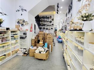 Siêu hot tòa nhà showroom home decor tại phố lý thường kiệt, vị trí vàng kinh doanh