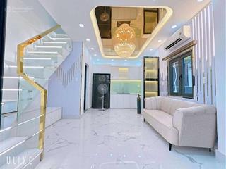 Bán nhà sổ hồng riêng quận 7 2 tầng 2pn 2wc.