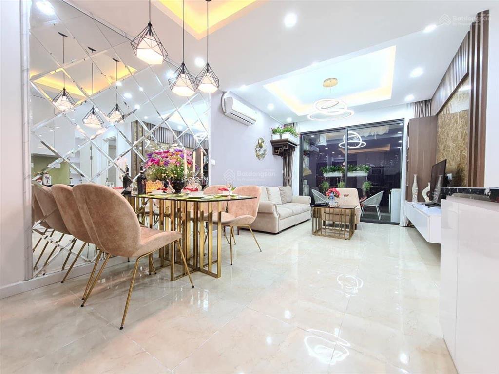 Cô lan bán căn 2408 vin gardenia 2n2vs, 75m2 tặng nội thất 600tr. giá 6tỷ280 chính chủ