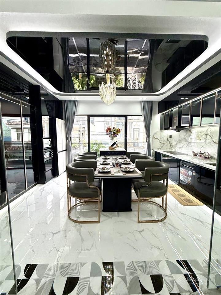 Nhà đẹp hiện đại full nội thất có thang máy đường nguyễn thị hương 12.8tỷ