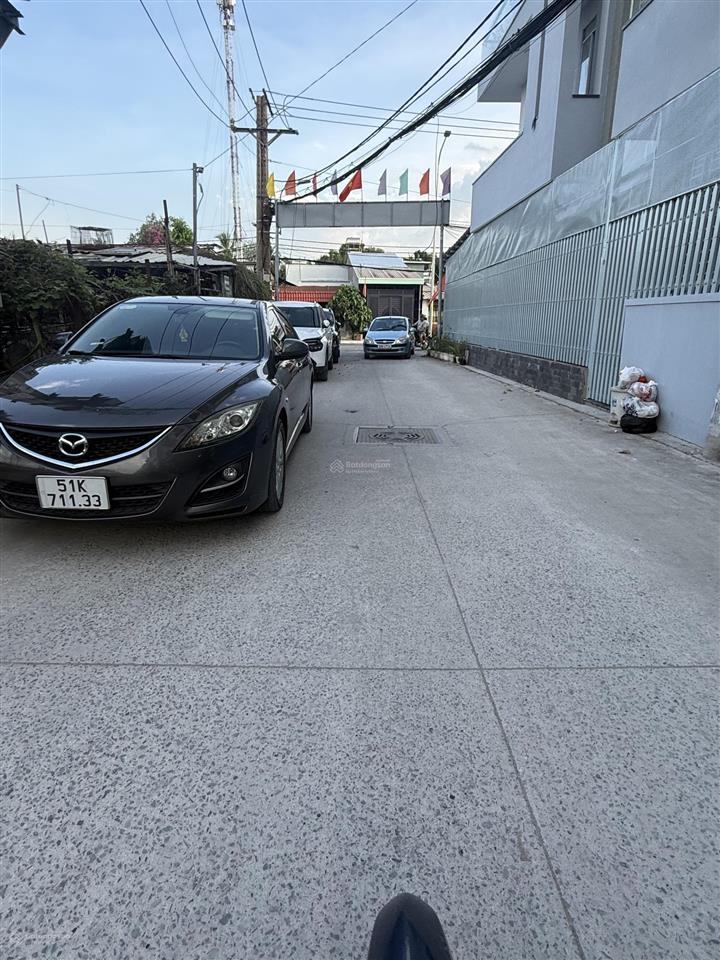 Nhà đẹp hiện đại full nội thất có thang máy đường nguyễn thị hương 12.8tỷ