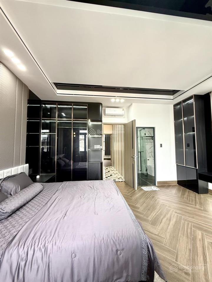Nhà đẹp hiện đại full nội thất có thang máy đường nguyễn thị hương 12.8tỷ