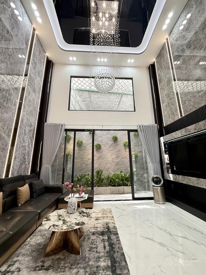 Nhà đẹp hiện đại full nội thất có thang máy đường nguyễn thị hương 12.8tỷ