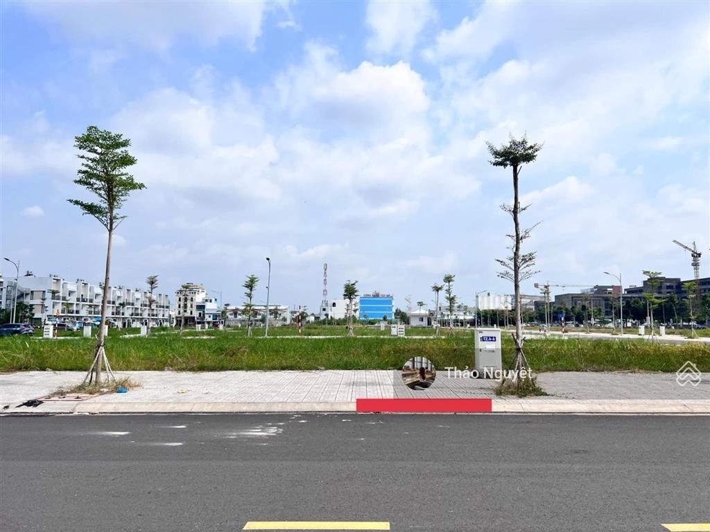 Cần gấp tiền bán nhanh lô đất mtđ dương minh châu, p3, tây ninh, 120m2, full thổ cư, shr