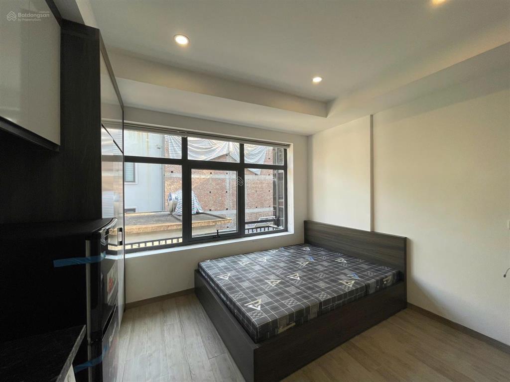 Phòng mới ngã tư lê văn lương full đồ 25m2  vị trí hiếm có