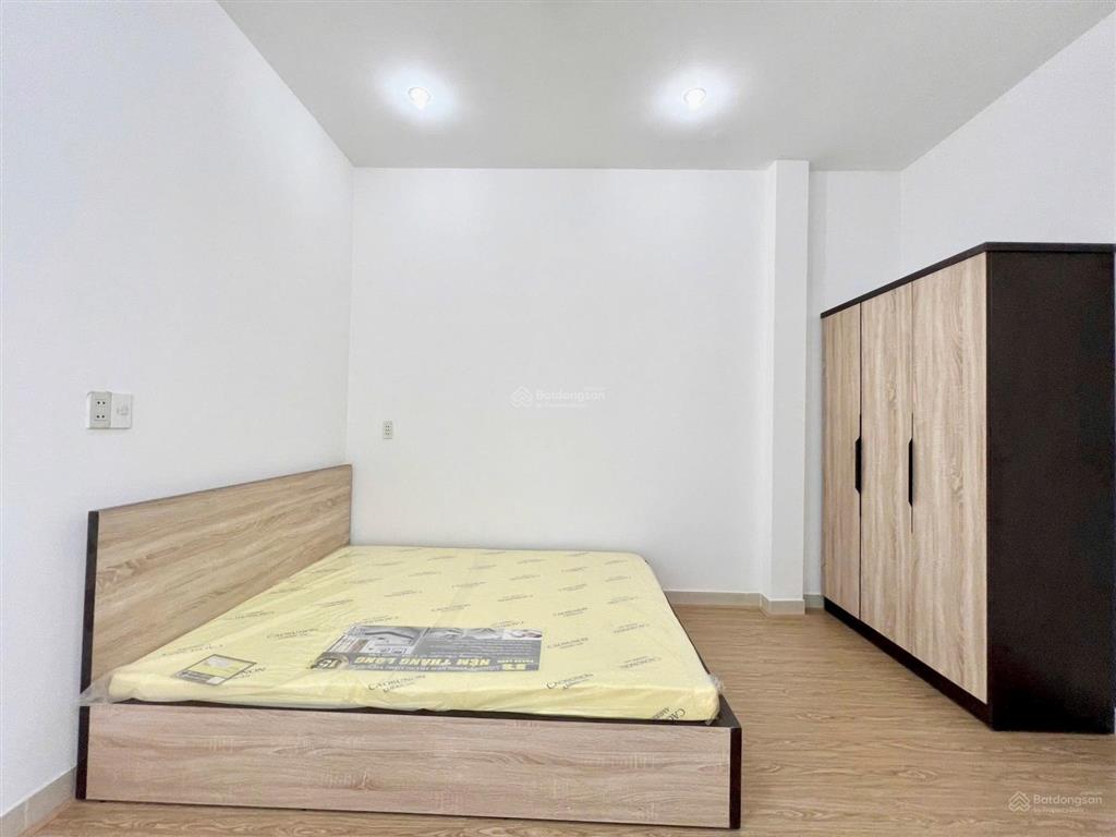 1pn tách bếp cửa sổ thoángngay khu ẩm thực phan xích longbờ kè ts giáp quận 1