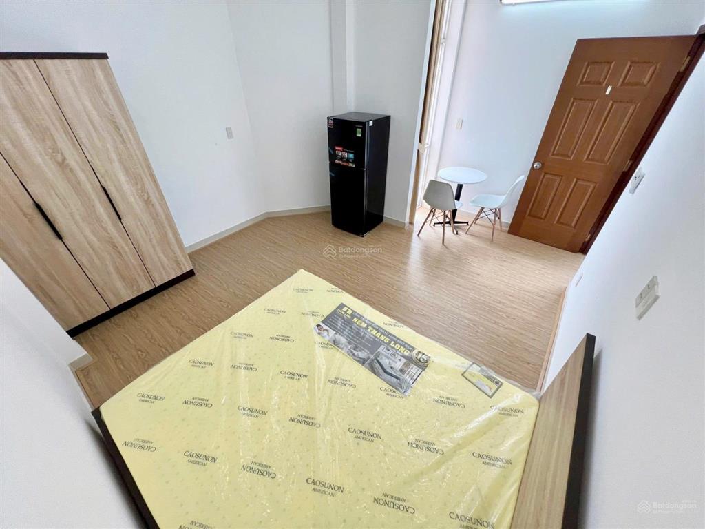 1pn tách bếp cửa sổ thoángngay khu ẩm thực phan xích longbờ kè ts giáp quận 1