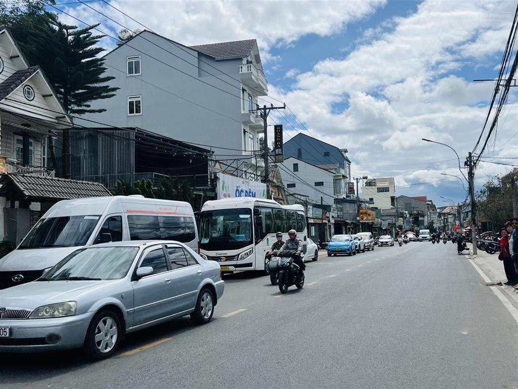 Bán 642m2 mặt tiền đường nguyễn công trứ  p8  tp. đà lạt