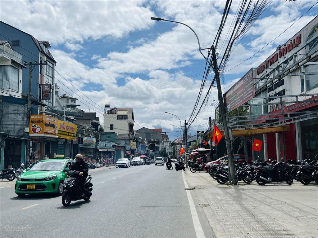 Bán 642m2 mặt tiền đường nguyễn công trứ  p8  tp. đà lạt