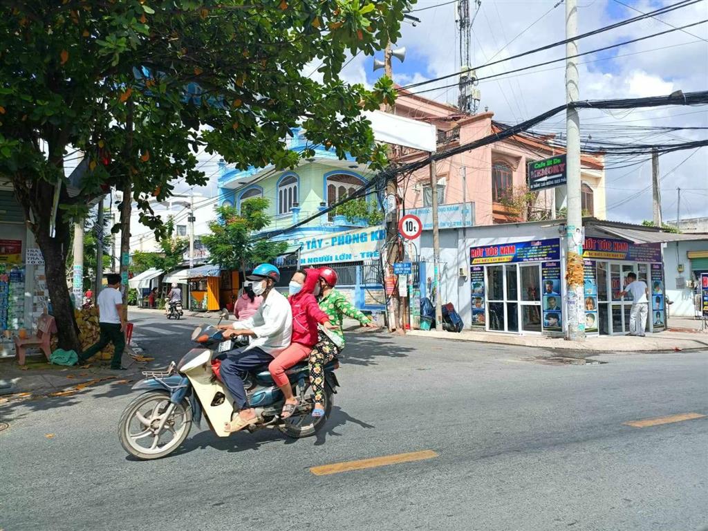 Giá tốt 385m2 (7mx46m), full thổ cư, 11,5 tỷ, đường nhựa 10m, kinh doanh, mặt tiền xtt 4, hóc môn