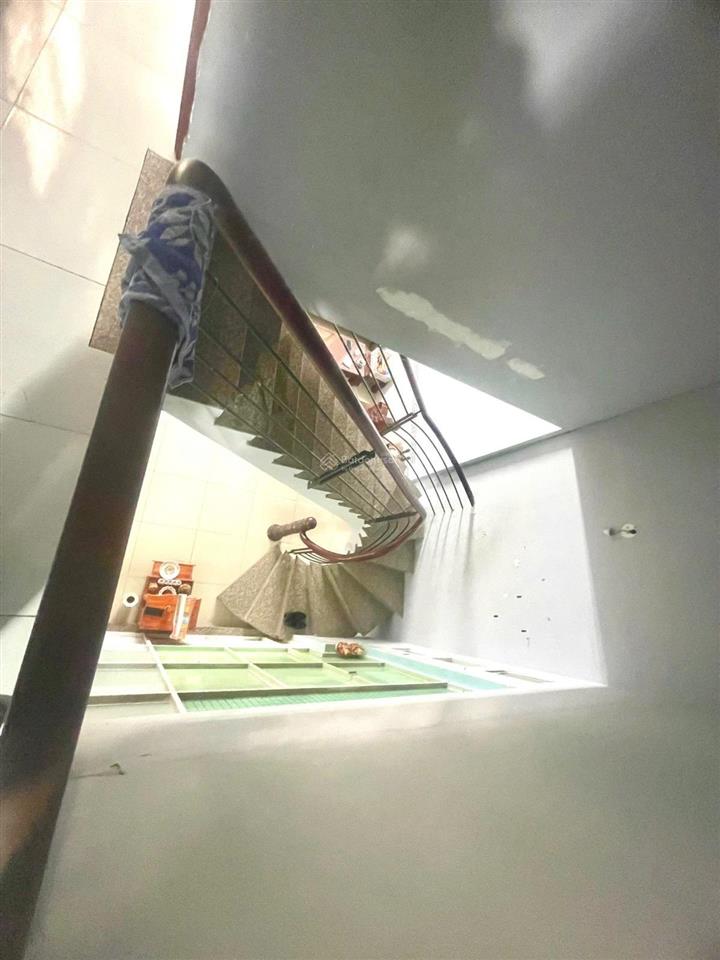 Đường 12m, kinh doanh, sầm uất, 6x14m, giá tốt 5,3 tỷ nhà bán gần trung mỹ tân xuân, hóc môn