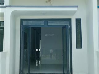 Trả trước 400 triệu nhận nhà ngay sổ riêng thổ cư 100%, gần phà uyên hưng