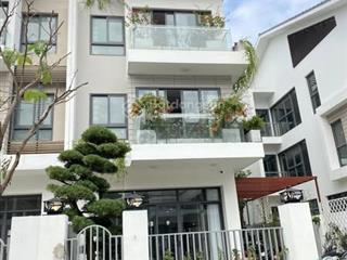 Cho thuê biệt thự gần công viên thien văn . nhà hoàn thiện dẹp dt180m giá 28tr thiết kế 4 tầng